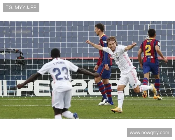 巴萨对伯纳尔恢复采取谨慎措施专人全程照看确保安全